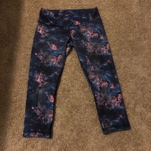 Lululemon High Waisted Wunder Under Crop Length